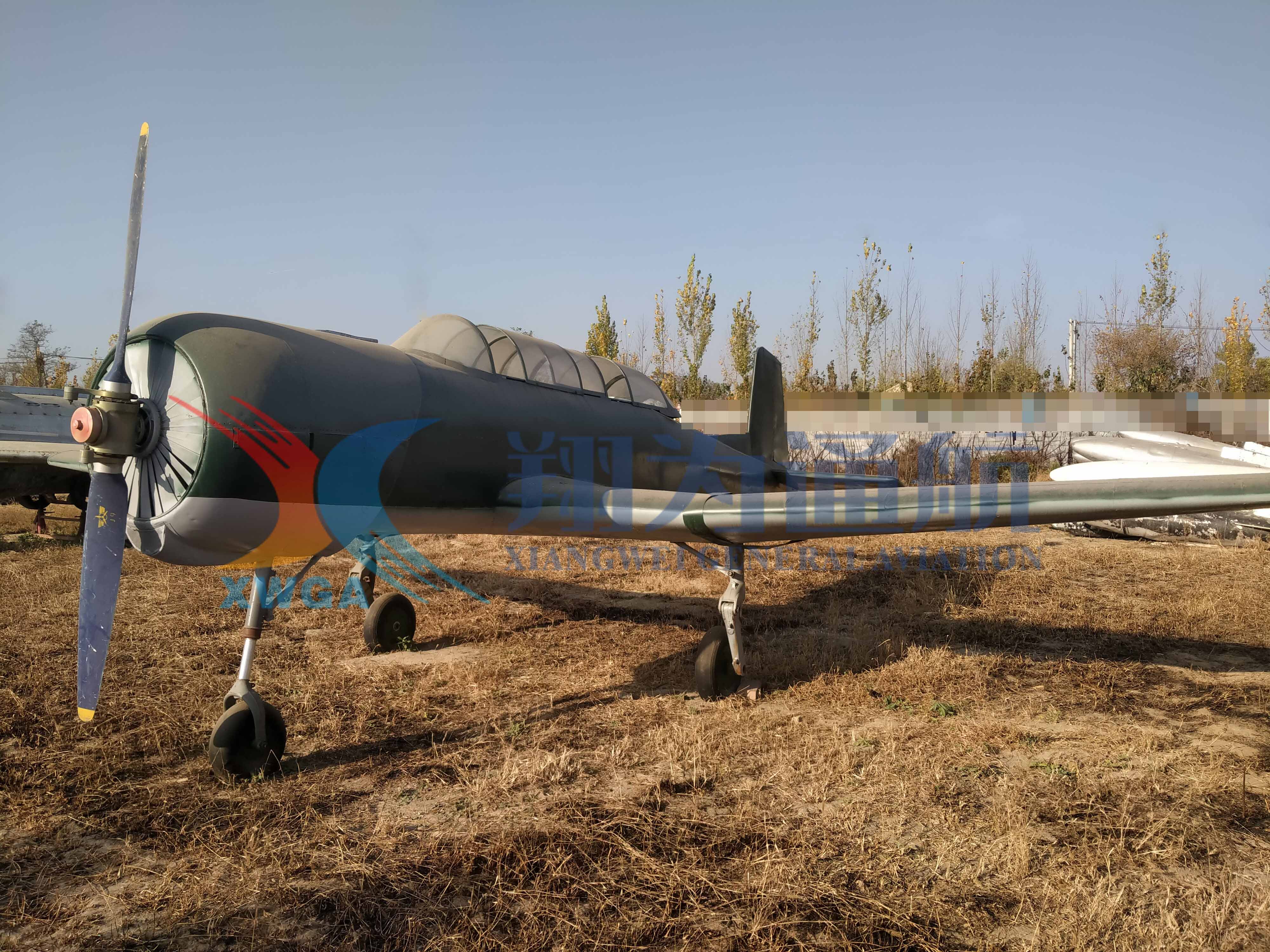 初教六静态展示机身 9.8万元--小尺寸.jpg